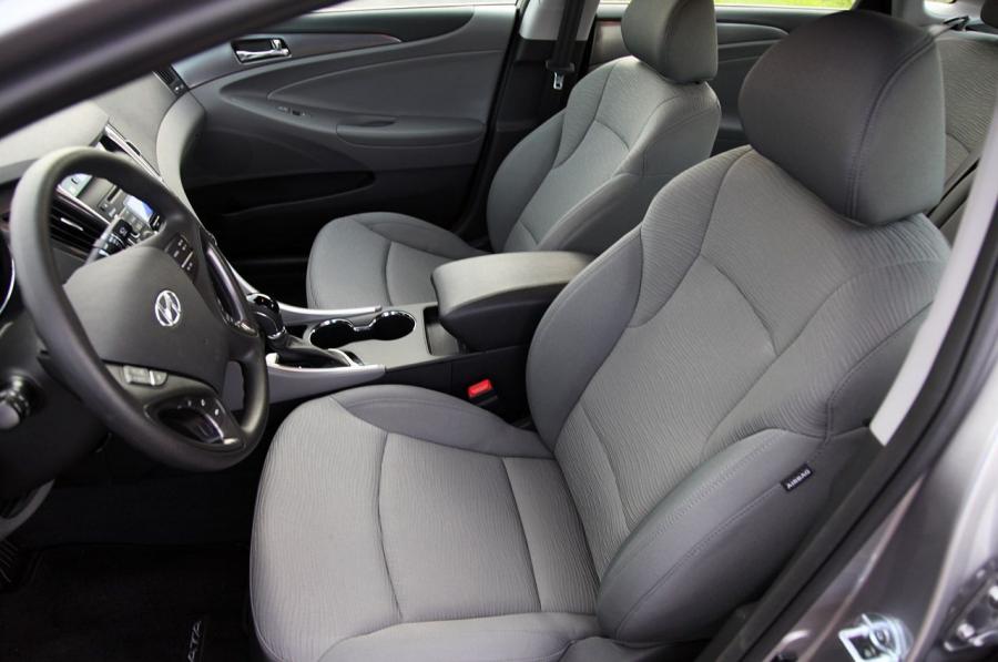  Hyundai Sonata Hybrid 2010 года  (фото 54 из 83)